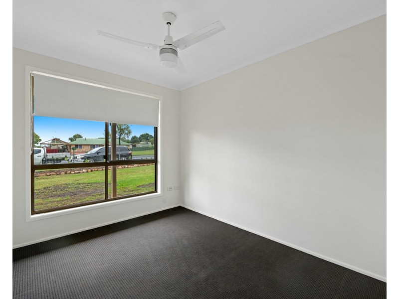 8 East Street, Kingsthorpe QLD 4400