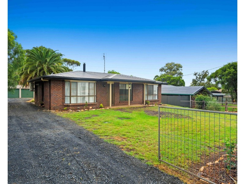8 East Street, Kingsthorpe QLD 4400