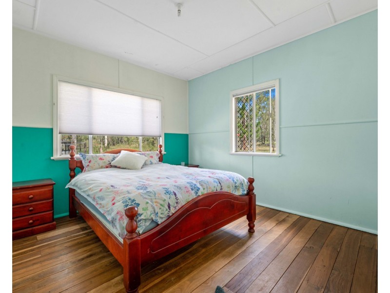 43 Cemetery Road, Murphys Creek QLD 4352