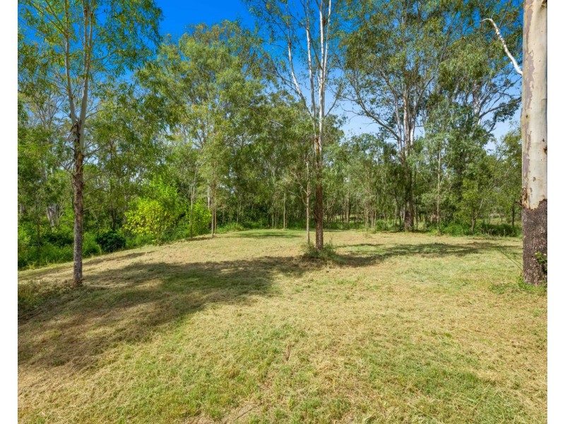 43 Cemetery Road, Murphys Creek QLD 4352
