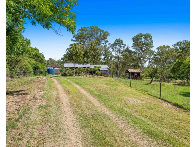 43 Cemetery Road, Murphys Creek QLD 4352