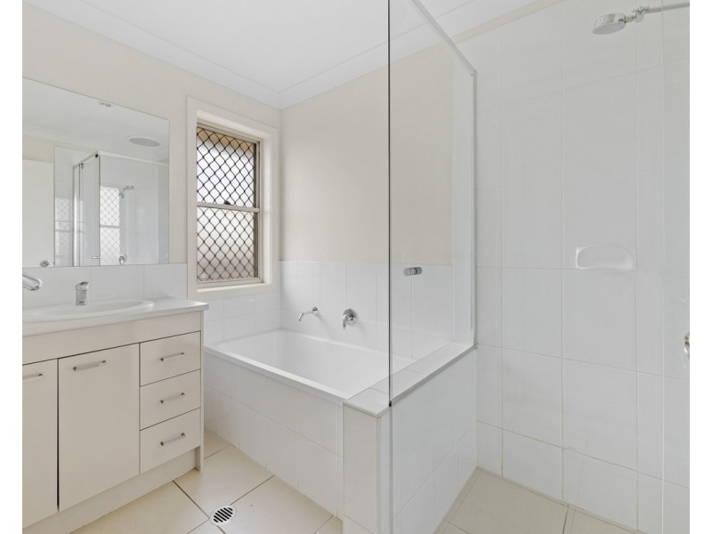 22 Wandoo Crescent, Westbrook QLD 4350
