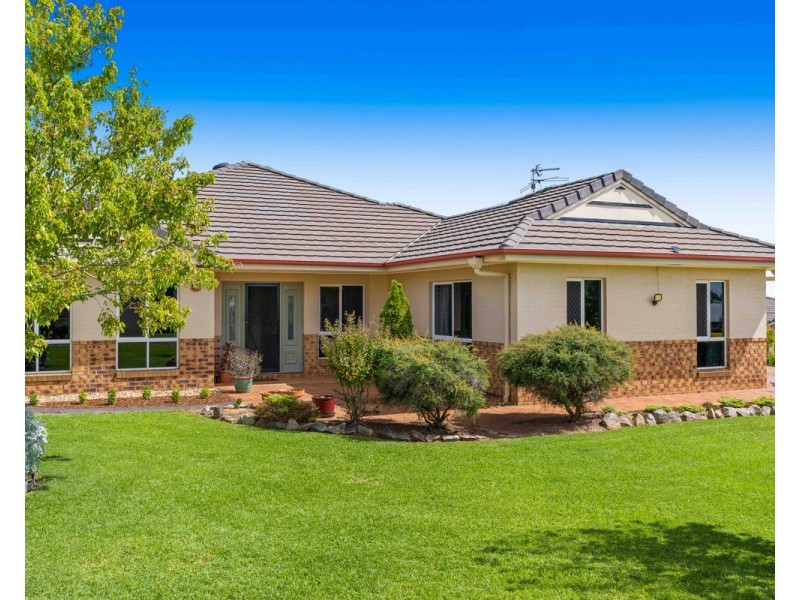 25 Cole Drive, Highfields QLD 4352