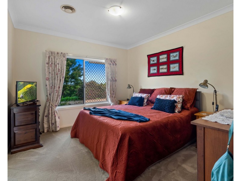 25 Cole Drive, Highfields QLD 4352