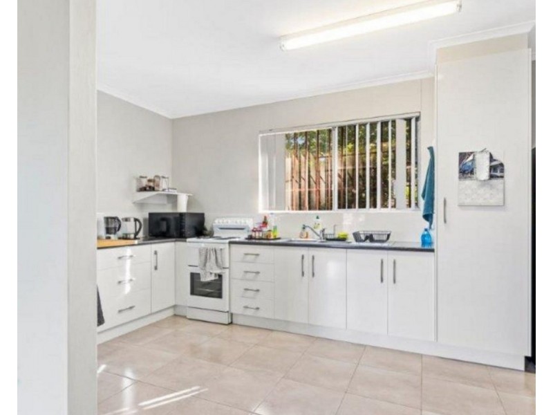 1/277a James Street, Newtown QLD 4350