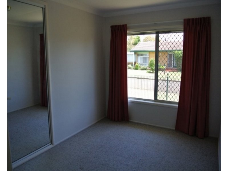 11 Matthews Street, Harristown QLD 4350