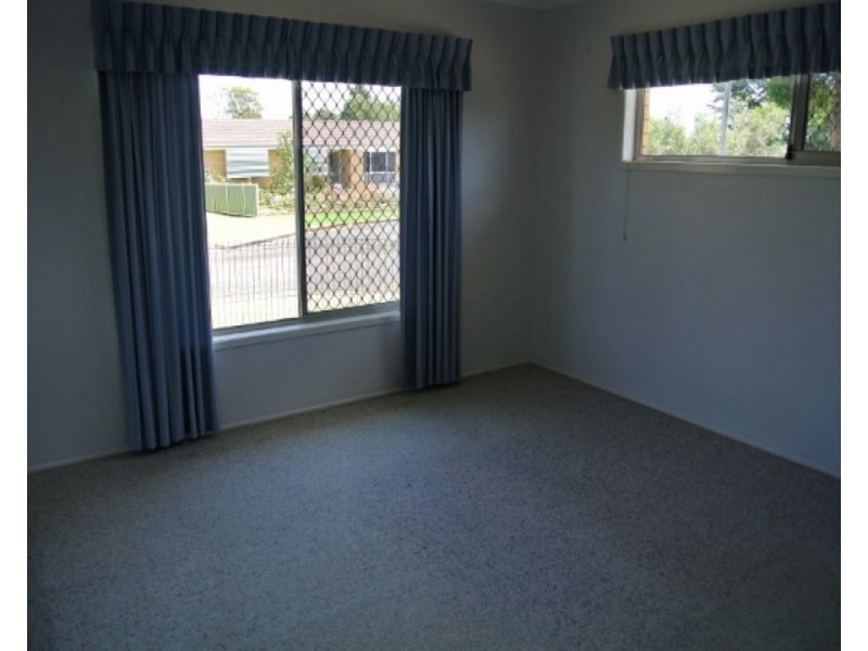 11 Matthews Street, Harristown QLD 4350
