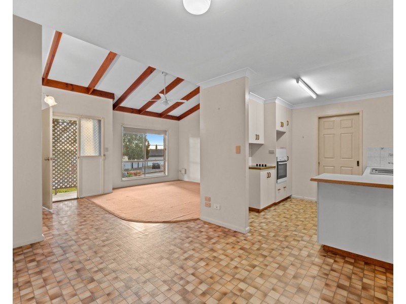 2/130 Curzon Street, Rangeville QLD 4350