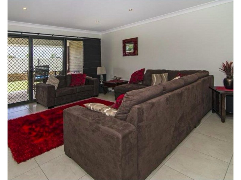 2/16 Tempest Drive, Glenvale QLD 4350