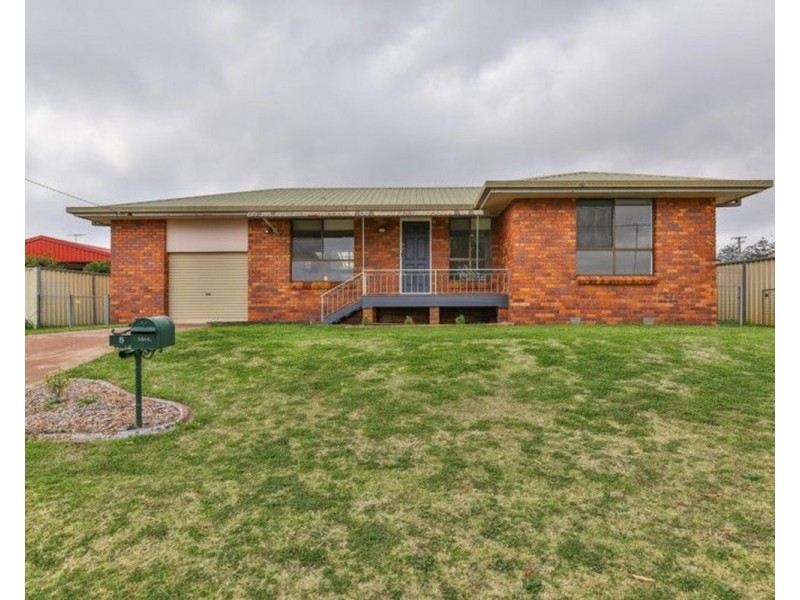 5 Poinciana Street, Newtown QLD 4350