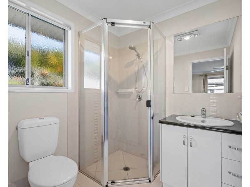 8 Lanagan Court, Middle Ridge QLD 4350