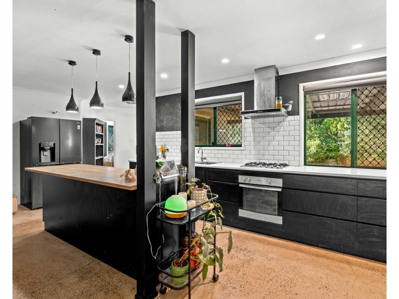 2 Mcdonald Court, Wyreema QLD 4352