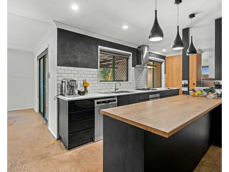 2 Mcdonald Court, Wyreema QLD 4352