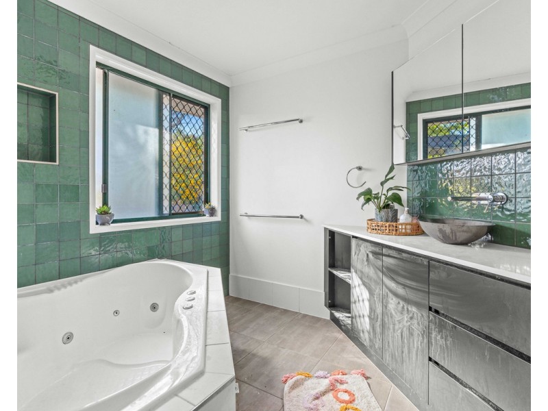 2 Mcdonald Court, Wyreema QLD 4352