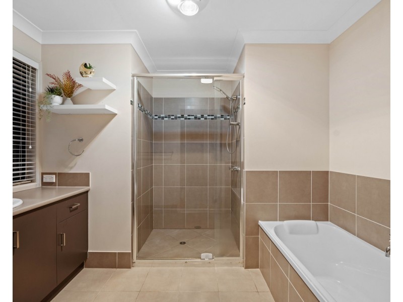 12 Mountview Court, Highfields QLD 4352