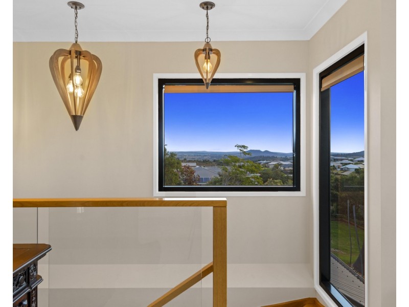 12 Mountview Court, Highfields QLD 4352