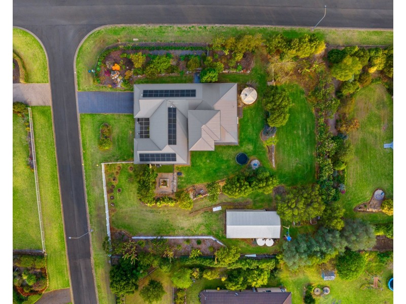 12 Mountview Court, Highfields QLD 4352