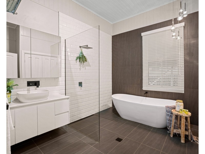 19 Edward Street, East Toowoomba QLD 4350