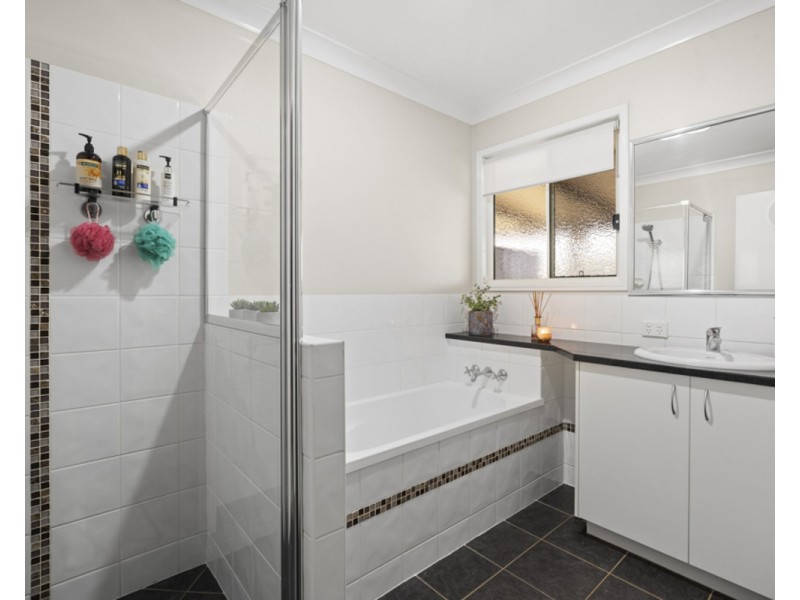 12 Corella Street, Meringandan West QLD 4352