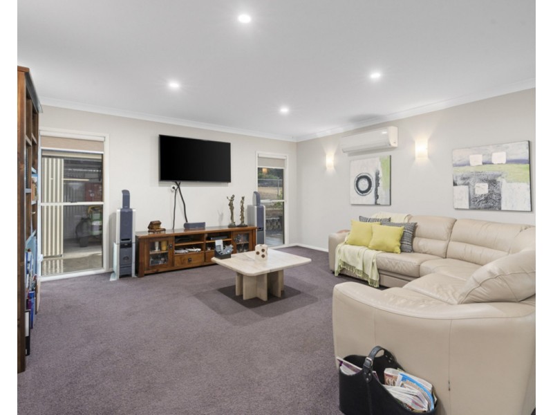 12 Corella Street, Meringandan West QLD 4352