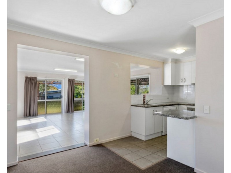 24 Noll Street, Kearneys Spring QLD 4350