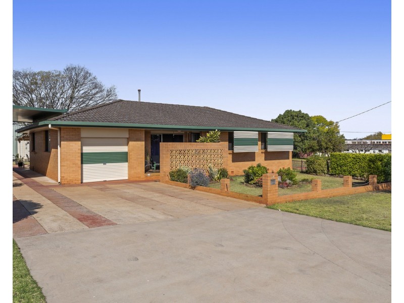 24 Erin Street, Wilsonton QLD 4350