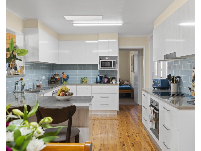 24 Erin Street, Wilsonton QLD 4350