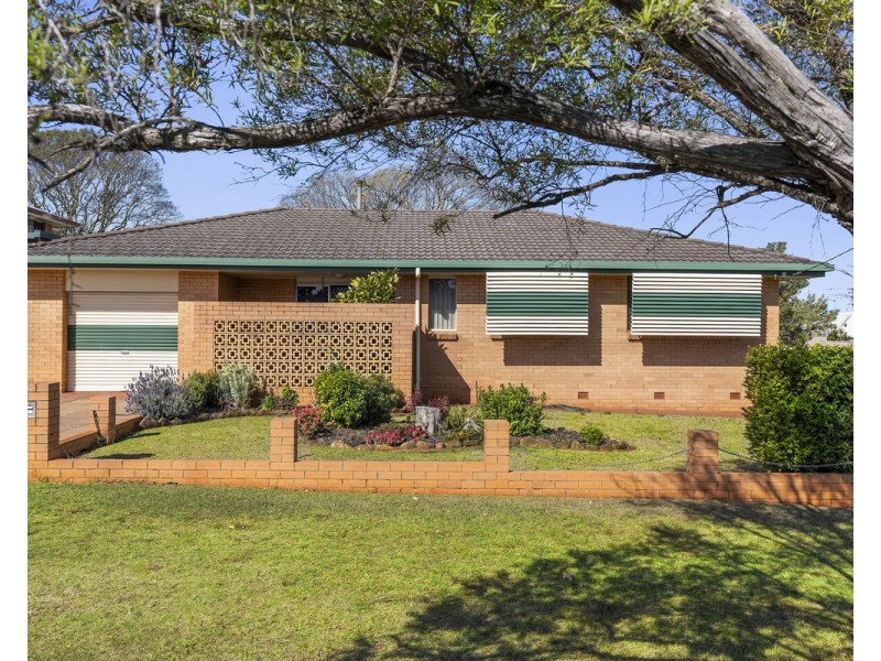 24 Erin Street, Wilsonton QLD 4350