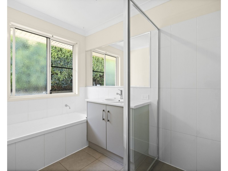 2/20 Tempest Drive, Glenvale QLD 4350