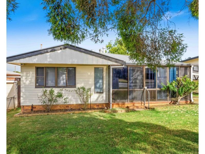 8 McGregor Street, Wilsonton QLD 4350