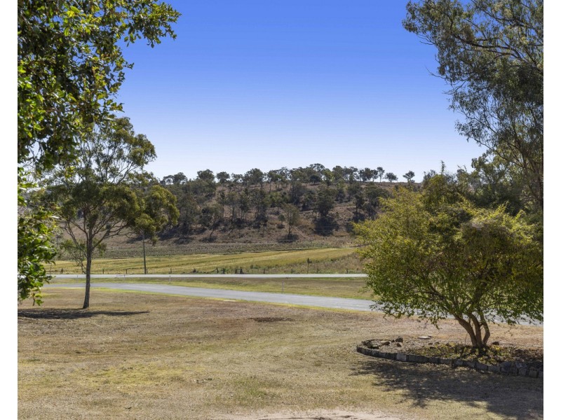 28 Junction Drive, Gowrie Junction QLD 4352
