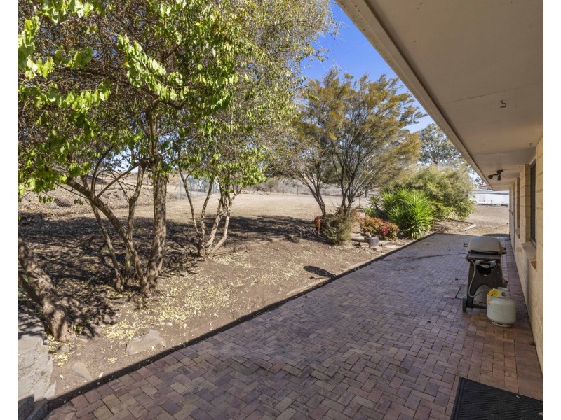 28 Junction Drive, Gowrie Junction QLD 4352