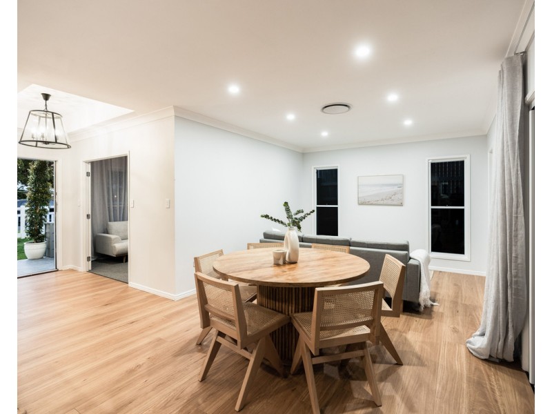 14 Trevethan Street, Mount Lofty QLD 4350
