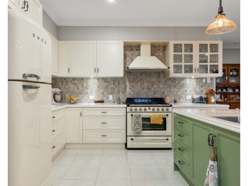 9 Panorama Crescent, Gowrie Junction QLD 4352