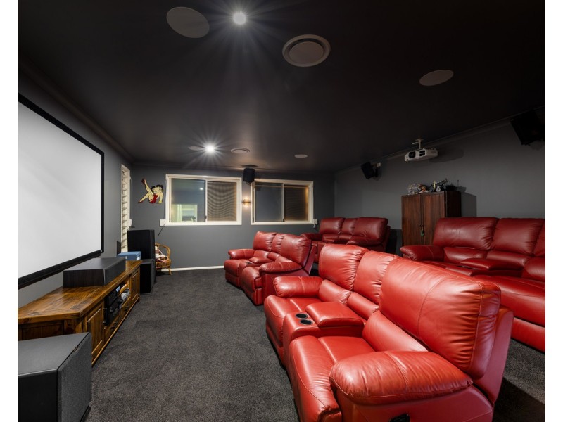 9 Panorama Crescent, Gowrie Junction QLD 4352