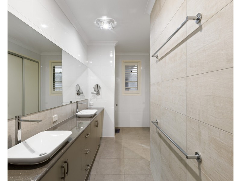 9 Panorama Crescent, Gowrie Junction QLD 4352