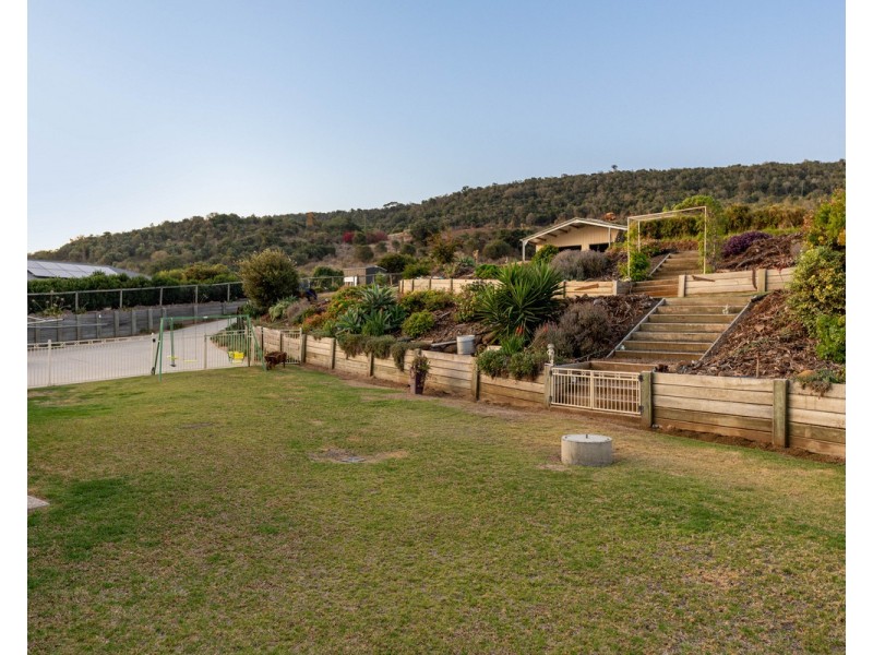 9 Panorama Crescent, Gowrie Junction QLD 4352