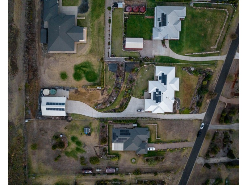 9 Panorama Crescent, Gowrie Junction QLD 4352