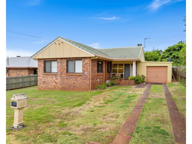9 Murray Street, North Toowoomba QLD 4350