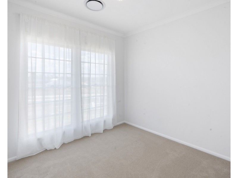 1 Daintree Crescent, Meringandan West QLD 4352