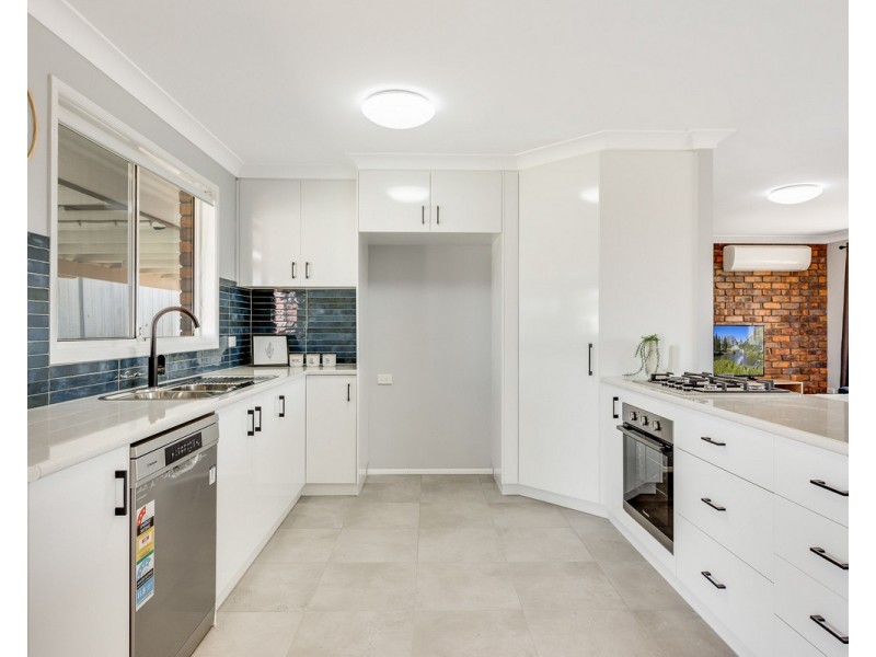 7 Moore Crescent, Wilsonton QLD 4350