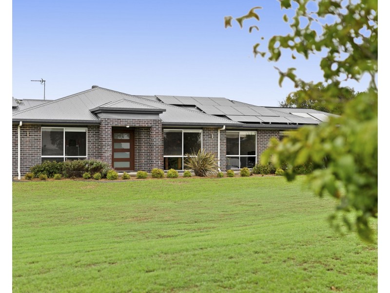 36 Hilltop Drive, Gowrie Junction QLD 4352
