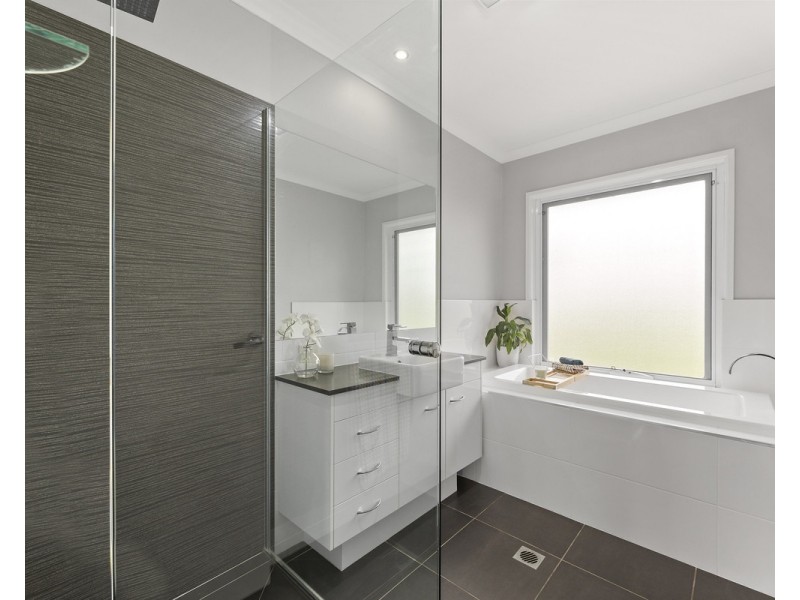 36 Hilltop Drive, Gowrie Junction QLD 4352