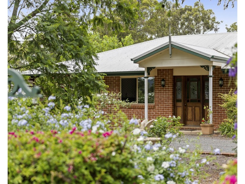 1 Phalaris Court, Meringandan West QLD 4352