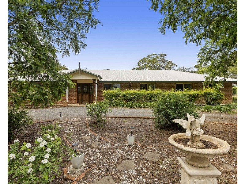 1 Phalaris Court, Meringandan West QLD 4352