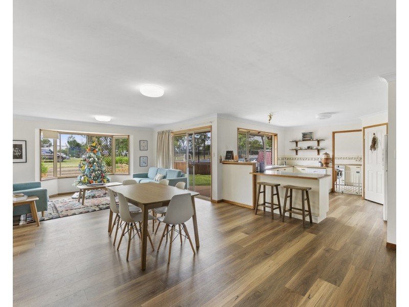 1 Phalaris Court, Meringandan West QLD 4352