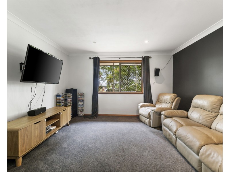 1 Phalaris Court, Meringandan West QLD 4352