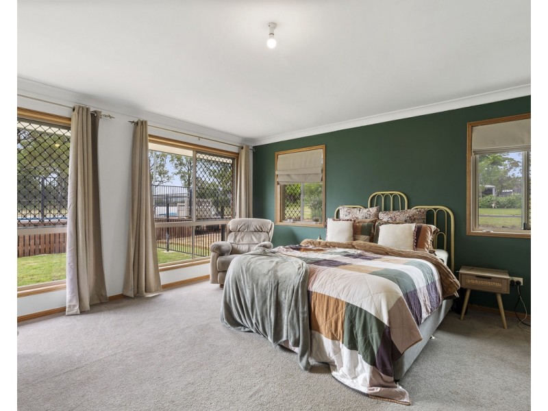 1 Phalaris Court, Meringandan West QLD 4352