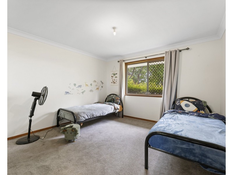 1 Phalaris Court, Meringandan West QLD 4352