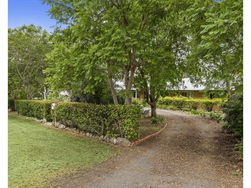 1 Phalaris Court, Meringandan West QLD 4352